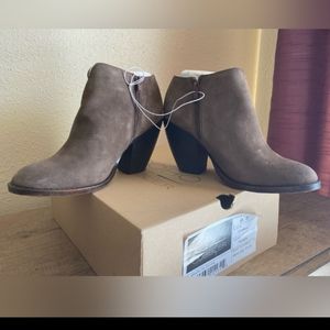 Soho NYC Women's Cobbler Ankle Boots size 9.5